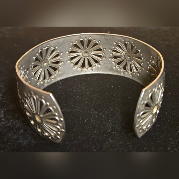 Sterling Silver Flower Cutout Bracelet - Picture 5 of 9